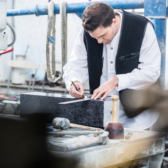 La marbrerie funéraire des Pompes funèbres Brugière